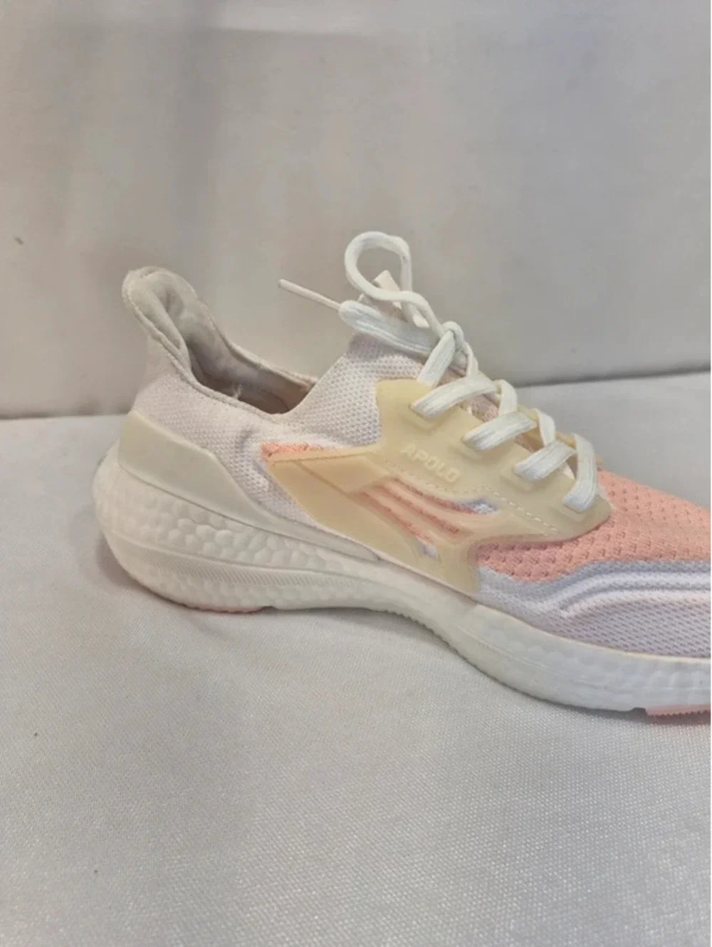 Apollo knit running sneakers white/ pink  lightweight memory foam women's 6.5